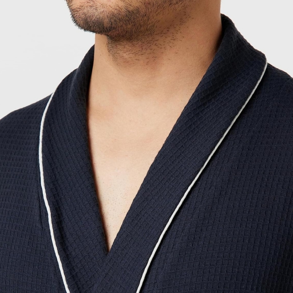 Amazon Essentials Men's Lightweight Waffle Robe - Picture 3 of 7